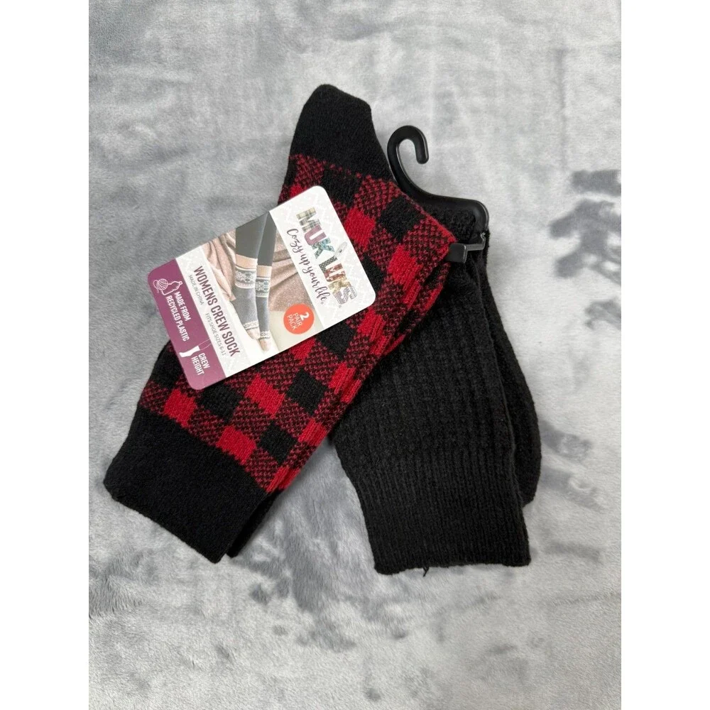 Muk Luk Women’s  2 Pair Pack Crew Height Socks size 6-11 Red/Black